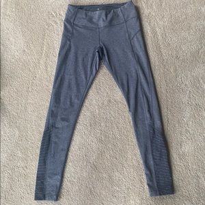 Gray athletic leggings
